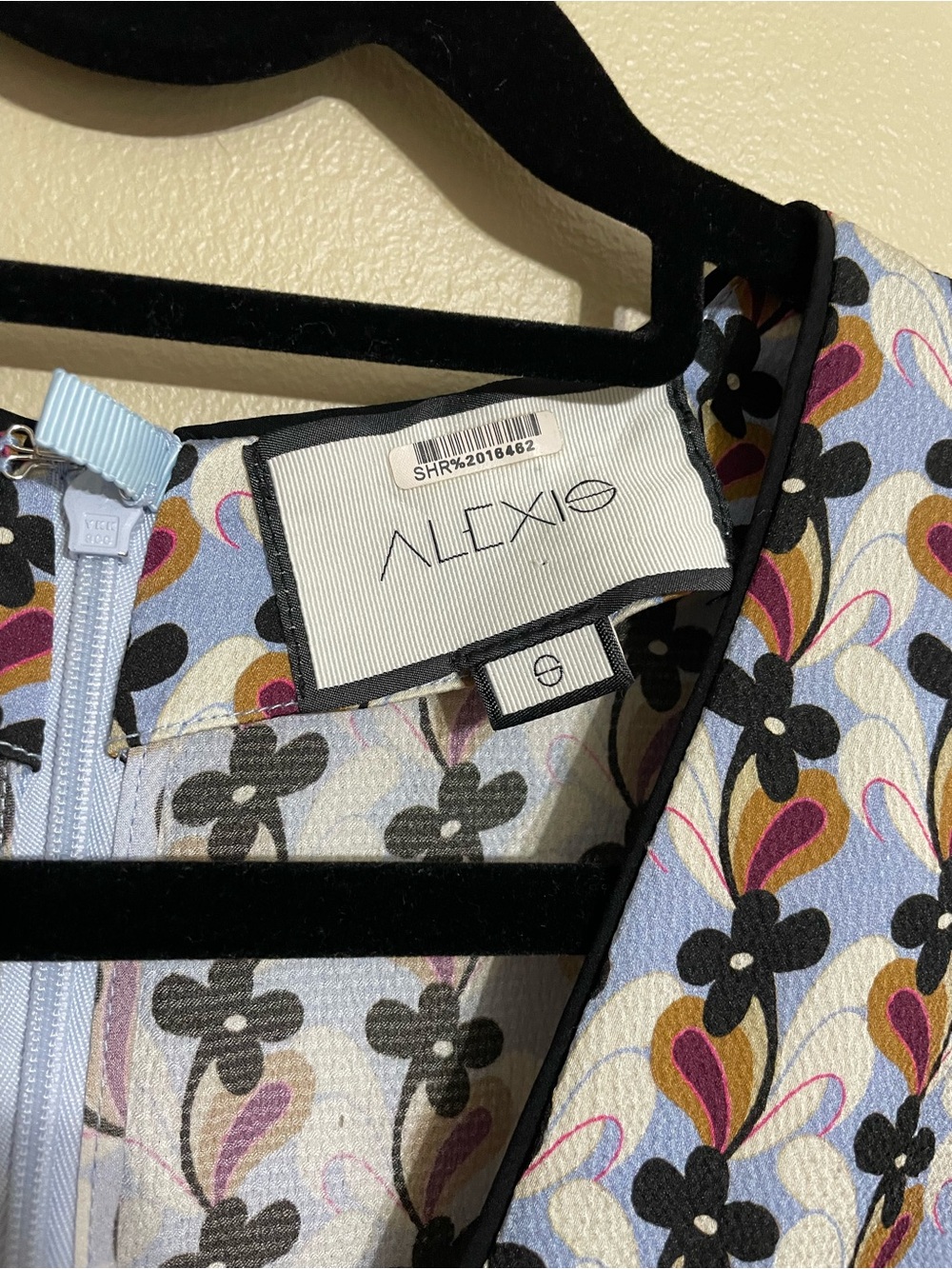 Alexis Yarra printed long sleeve tie front jumpsuit size small - Picture 4 of 8